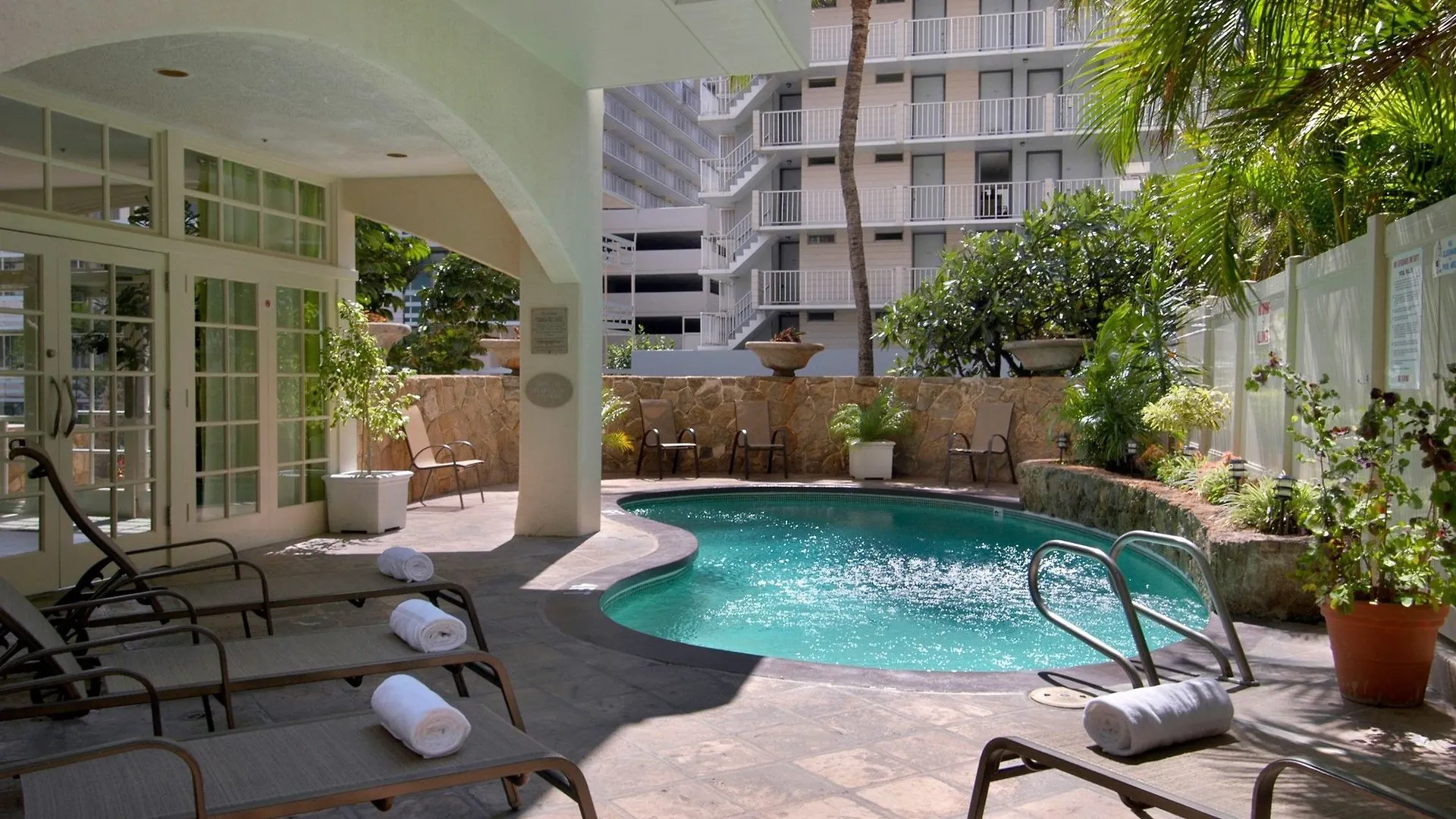 Coconut Waikiki Hotel Honolulu